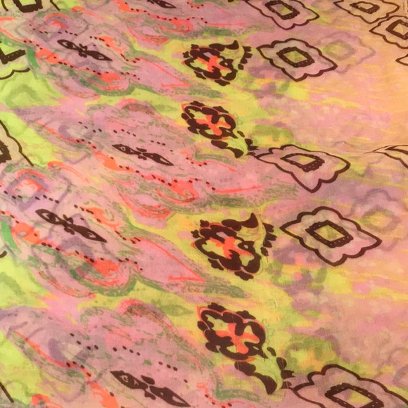 Scarfs - Picture 2 of 10